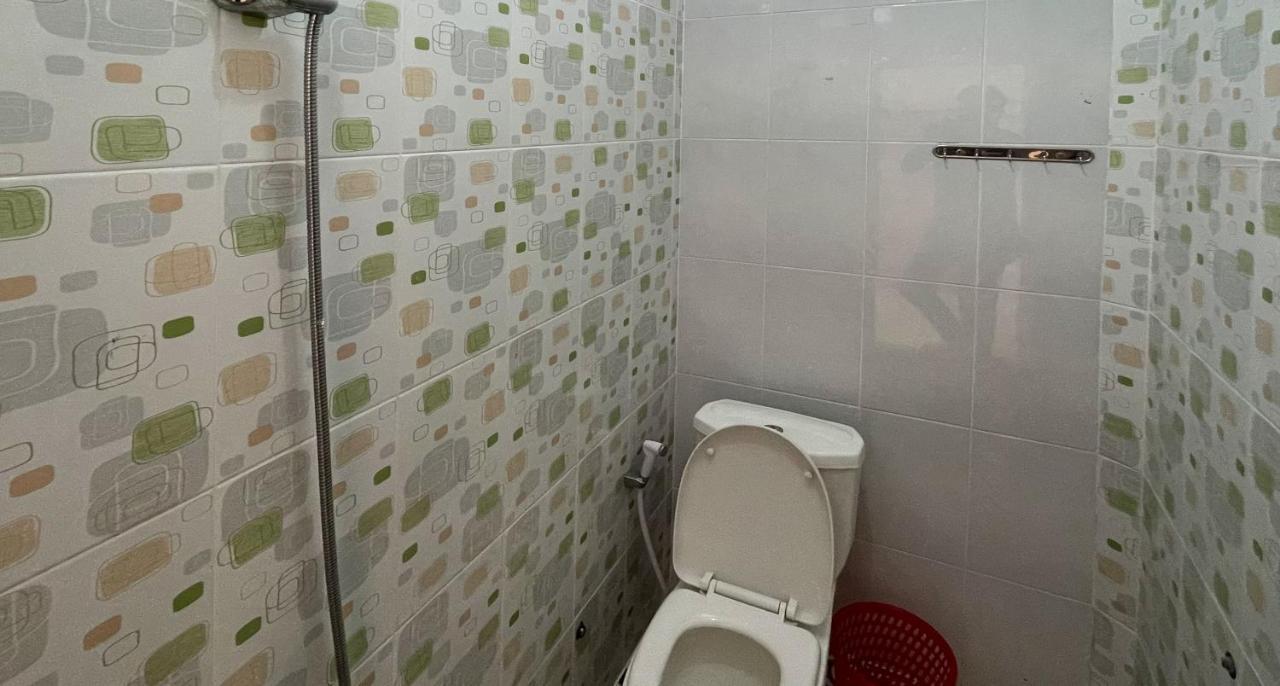 Valencia Homestay Redpartner Parapat Exteriör bild