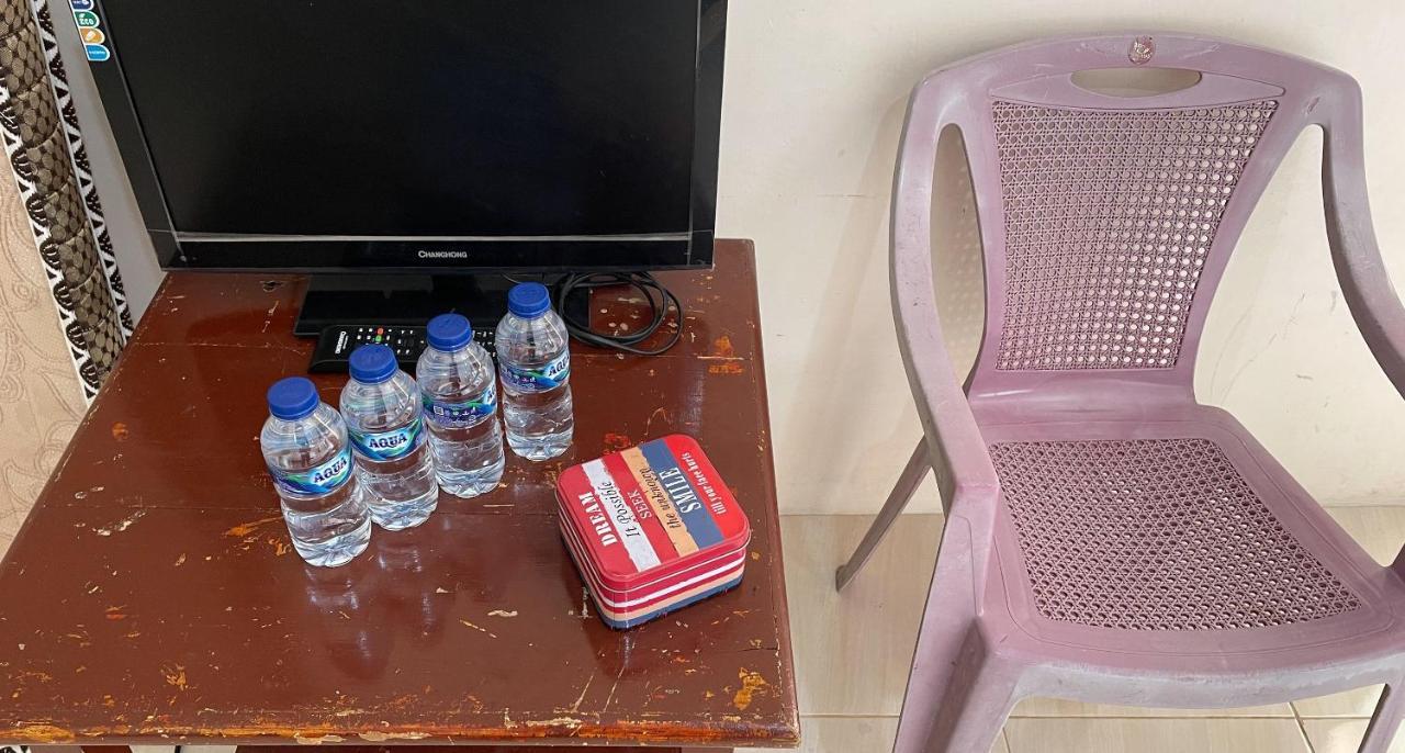 Valencia Homestay Redpartner Parapat Exteriör bild